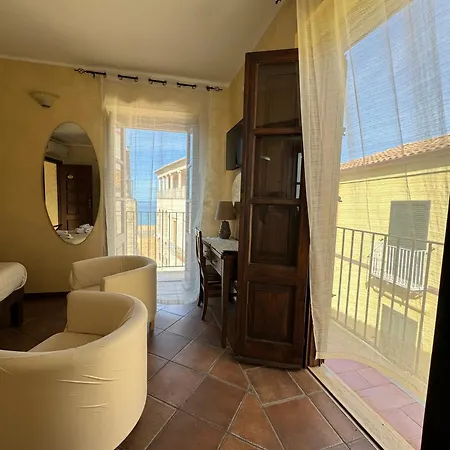 Rivellini Nocleg ze śniadaniem 4*